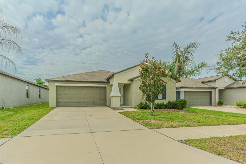 3 bedroom Single Family Residence at 13009 Majestic Garden Lane, Triple Crk Ph 6 Village H, Riverview — photo 2