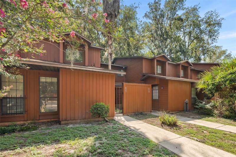 3 bedroom Townhouse at 825 SW 55th Terrace, Rockwood Villas Unit II, Gainesville — photo 3