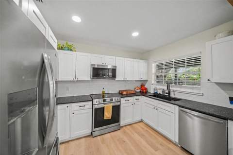 4636 W Bay Court Avenue, Tampa FL - photo 6 of 6