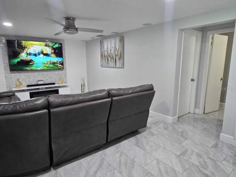 7002 Danewood Court, Tampa FL - photo 8 of 40