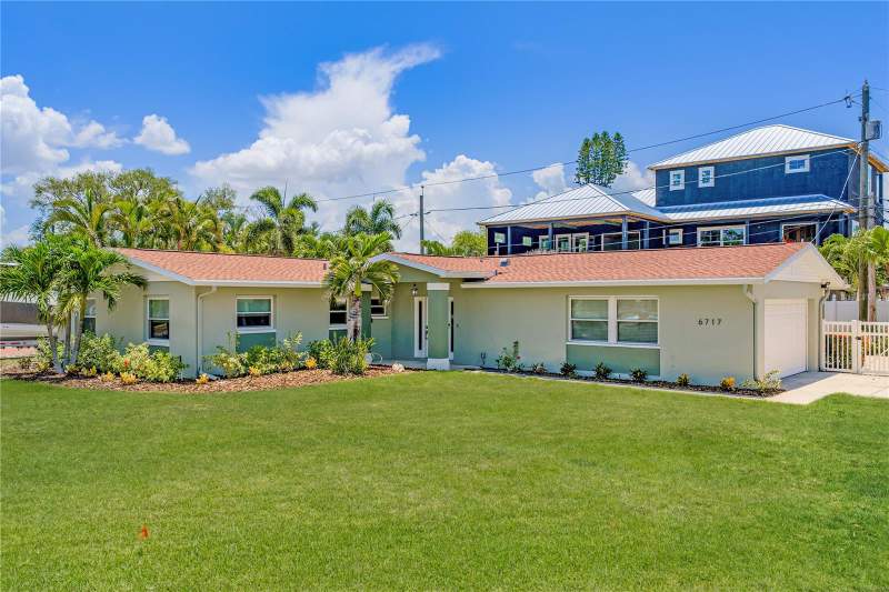 6717 CARDINAL DRIVE home for sale in Pasadena Golf Club Estates