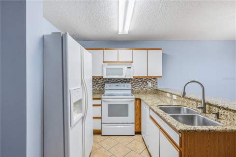 8431 Edgewater Place Boulevard, Tampa FL - photo 13 of 24