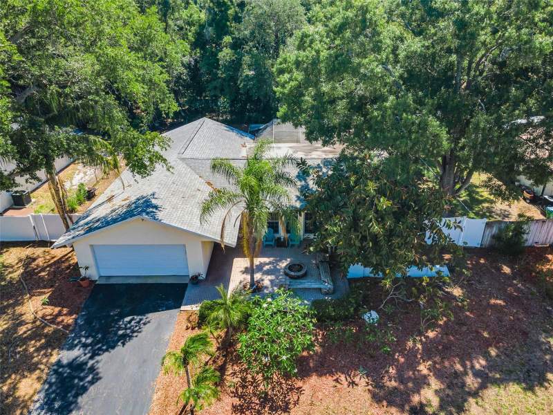 3 bedroom Single Family Residence at 520 Sandy Hook Road, Westlake Village, Palm Harbor — photo 2