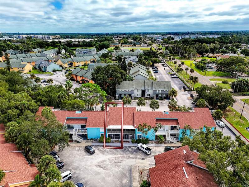 2 bedroom Townhouse at 3775 40th Lane #E, Bermuda Bay Beach Condo, St Petersburg — photo 4
