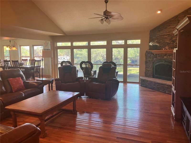 4 bedroom Single Family Residence at 5361 Circle Drive, Weeki Wachee Gardens, Weeki Wachee — photo 3