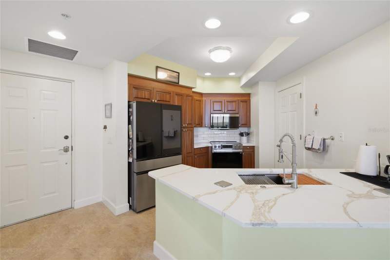 2 bedroom Condominium at 3191 Matecumbe Key Road #701, Vista Del Sol/Burnt Store Mari, Punta Gorda — photo 2