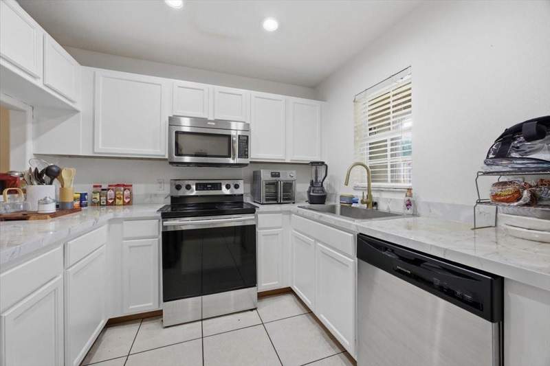 2 bedroom Townhouse at 5410 Quarry Rock Road, Cobblestone Landing Twnhms Condo, Lakeland — photo 5