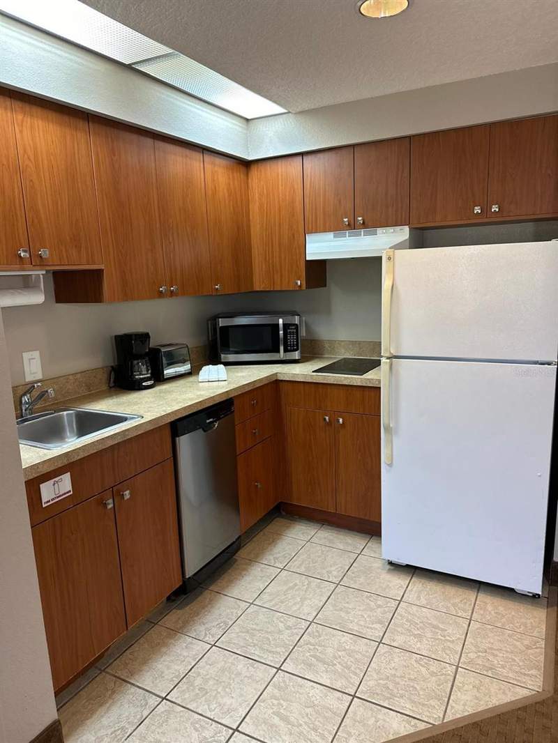 1 bedroom Condo - Hotel at 7601 Canada Avenue #201, 7601 Condominium, Orlando — photo 4