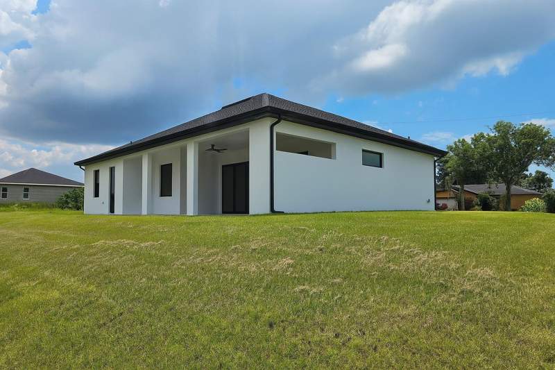 4 bedroom Single Family Residence at 1321 NE 19 Terrace, Cape Coral, Cape Coral — photo 4