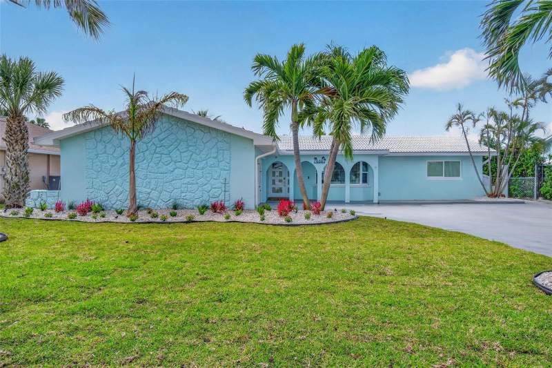4 bedroom Single Family Residence at 650 64th Avenue, Three Palms Point, St Pete Beach — photo 2