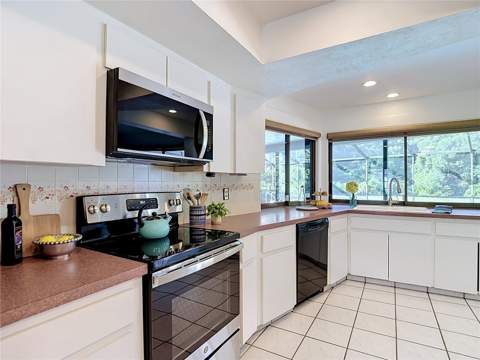 4324 Southpark Drive, Tampa FL - photo 12 of 52