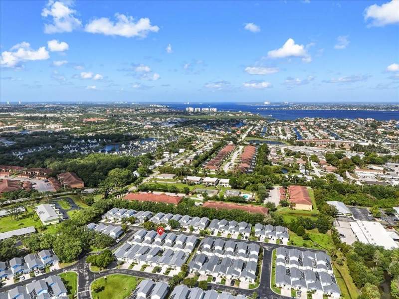 3 bedroom Townhouse at 13730 Downing Lane #W-1, Cypress Keep Enclave Condo, Fort Myers — photo 5