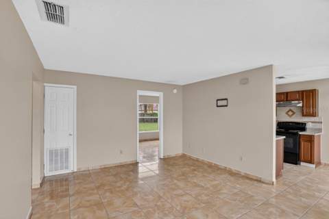 145 Dorchester Court, Kissimmee FL - photo 12 of 34