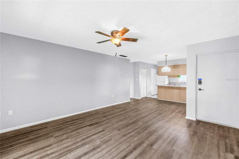 2 bedroom Condominium at 8218 11th Street #D, Williamsburg Condo, St Petersburg — photo 3