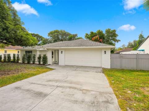 7956 Rhanbuoy Road, Spring Hill FL - photo 7 of 47