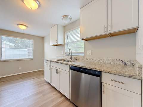 7606 Woodland Oaks Court, Tampa FL - photo 9 of 34