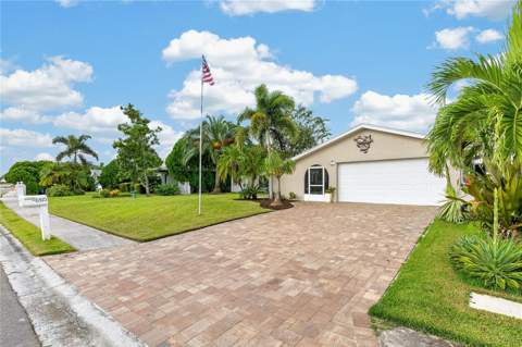 6510 Solitaire Palm Way, Apollo Beach FL - photo 17 of 93