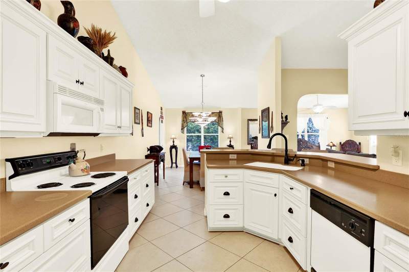 3 bedroom Single Family Residence at 4721 Tara View Road, Plantation/Leesburg Tara View, Leesburg — photo 4