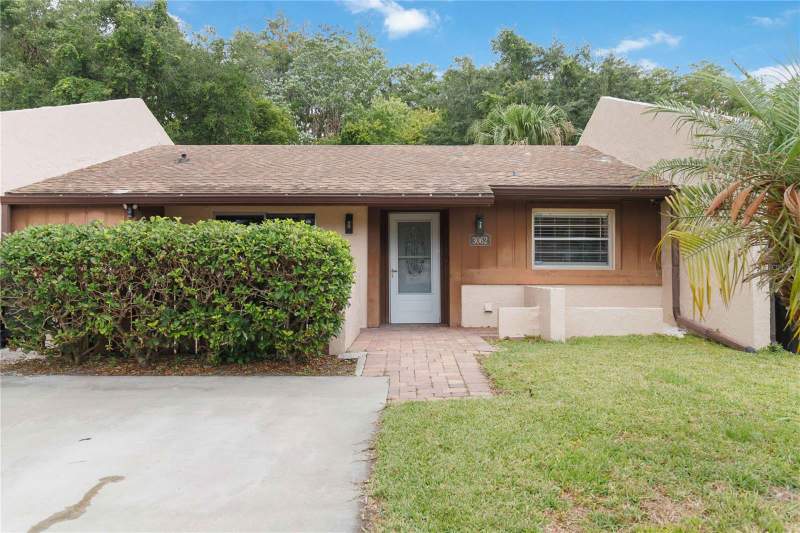 2 bedroom Townhouse at 3062 Stonecastle Road, Royal Manor Villas, Orlando — photo 3