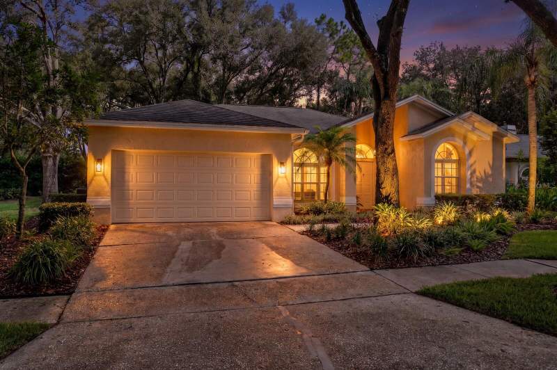 3 bedroom Single Family Residence at 9302 Knightsbridge Court, Hunters Green Prcl 18A Phas, Tampa — photo 3