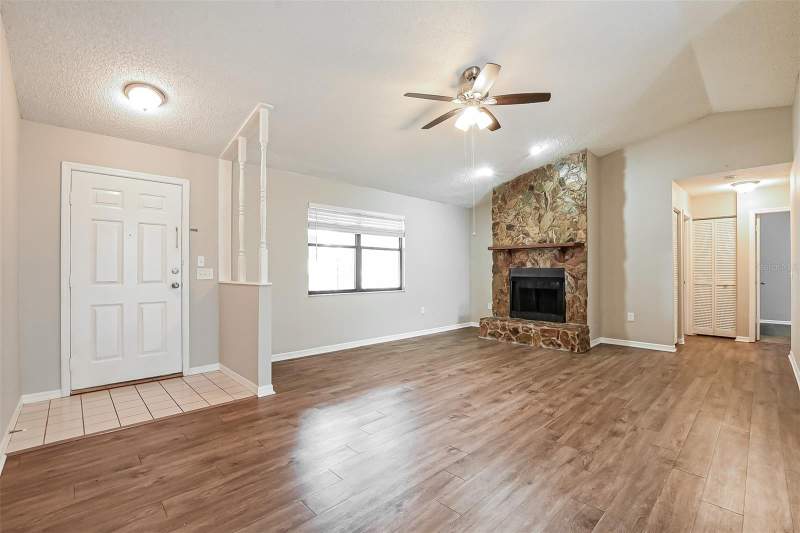 3 bedroom Single Family Residence at 1309 Cove Place, Tavares Hidden Cove Sub, Tavares — photo 2