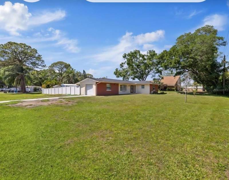 5 bedroom Single Family Residence at 8310 Pat Boulevard, Pat Acres 3rd Add, Tampa — photo 1
