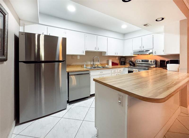 2 bedroom Condominium at 12760 Indian Rocks Road #510, New Atlantis Club Condo, Largo — photo 5