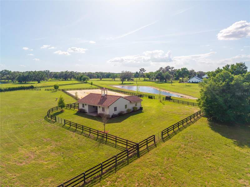5 bedroom Single Family Residence at 12424 SW 140th Loop, Bel Lago South Hamlet, Dunnellon — photo 3