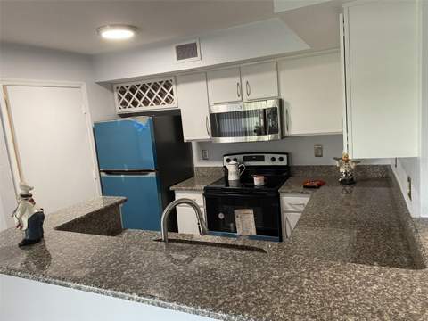 7320 Westpointe Boulevard #511, Orlando FL - photo 17 of 20