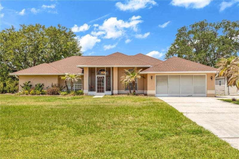 2800 WOODSMERE COURT home for sale in Pleasant Hill Lakes