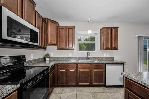 6780 Emerald Spring Loop, New Port Richey FL - photo 14 of 83