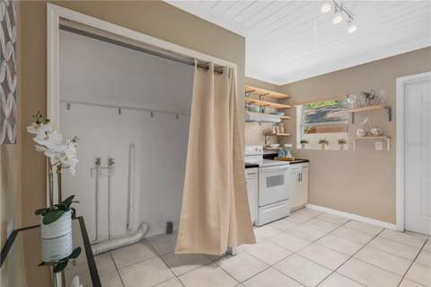 1315 E Osborne Avenue, Tampa FL - photo 11 of 20