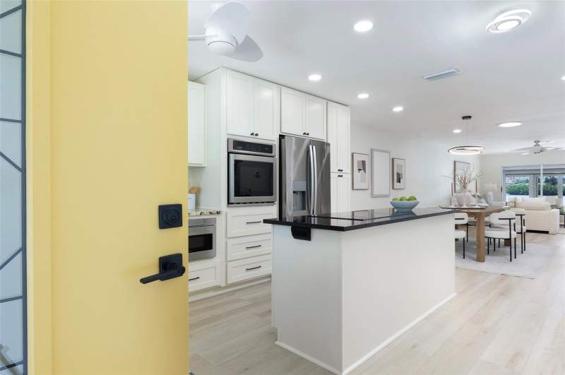 2 bedroom Villa at 382 Boca Ciega Point Boulevard, Boca Ciega Point East, St Petersburg — photo 2