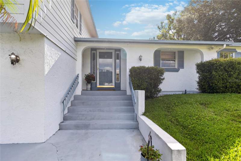 5 bedroom Single Family Residence at 656 Little Wekiva Road, Spring Oaks Unit 3, Altamonte Springs — photo 3