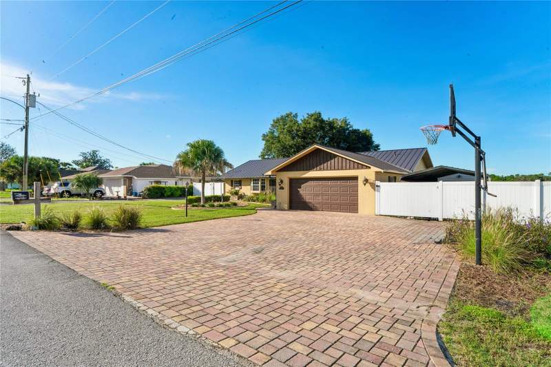 3 bedroom Single Family Residence at 5230 Mosquero Road, Spring Hill, Spring Hill — photo 4