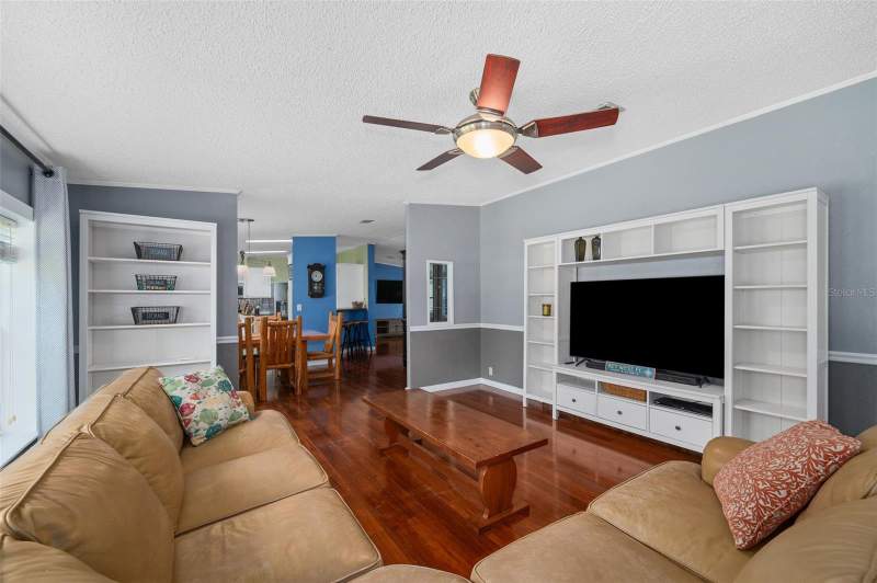 4 bedroom Manufactured Home at 19923 SW 15th Avenue, Newberry, Newberry — photo 3