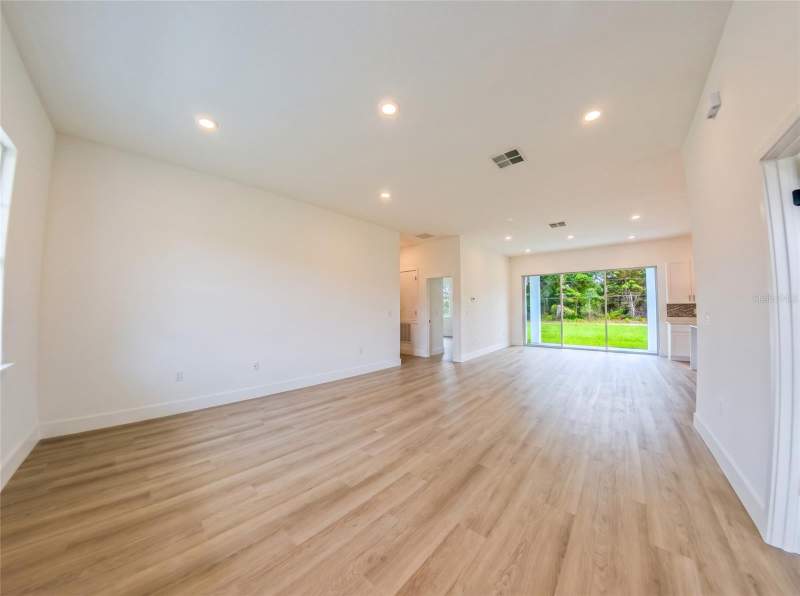 4 bedroom Single Family Residence at 14144 SW 48th Court, Marion Oaks Unit 01, Ocala — photo 2