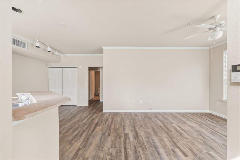 1 bedroom Condominium at 5550 Rosehill Road #102, Admirals Walk, Sarasota — photo 4