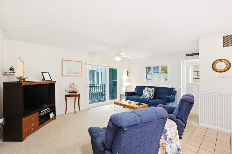 2 bedroom Condominium at 320 Medallion Boulevard #H, Madeira Beach Yacht Club Condo, Madeira Beach — photo 4