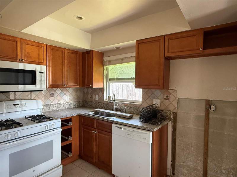3 bedroom Single Family Residence at 1841 Shore Acres Boulevard, Shoreacres Center, St Petersburg — photo 4