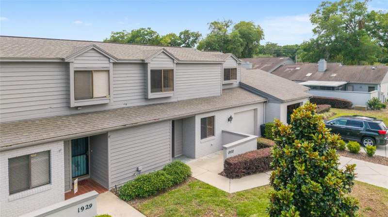 3 bedroom Townhouse at 1927 SE 37th Court Circle, Crestwood North Village Un 42, Ocala — photo 2