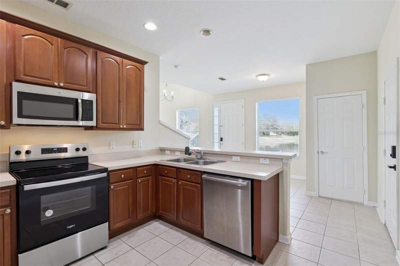 3 bedroom Townhouse at 1431 Shallcross Avenue, Spring Isle, Orlando — photo 3