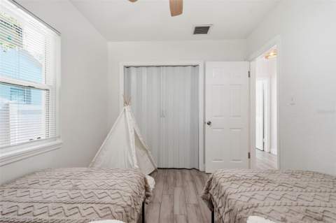 2855 Valencia Way, St Petersburg FL - photo 14 of 37