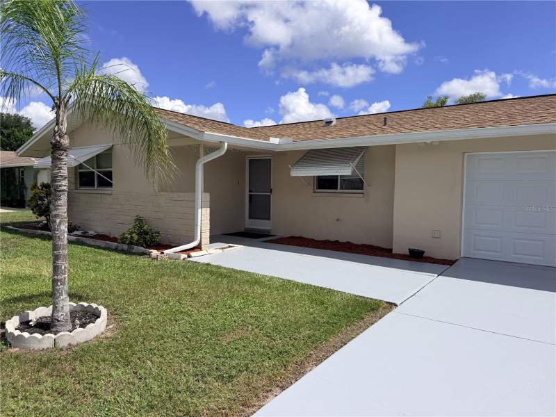 10118 HOLLY DRIVE home for sale in Jasmine Lakes