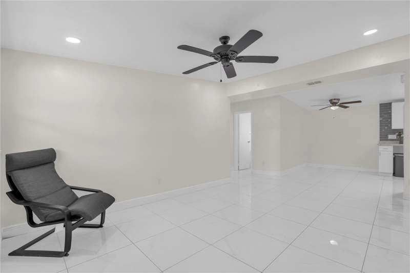 3 bedroom Single Family Residence at 7013 COCOS DRIVE, AZALEA HOMES, ORLANDO — photo 4