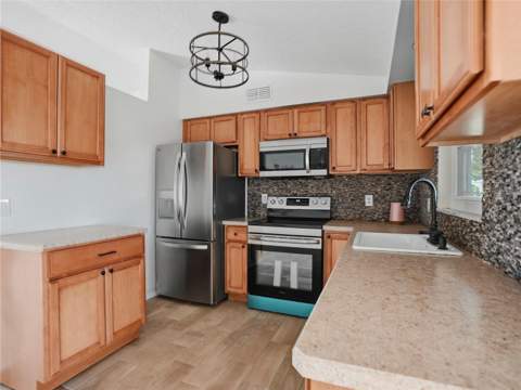 6743 Larchmont Avenue, New Port Richey FL - photo 8 of 41