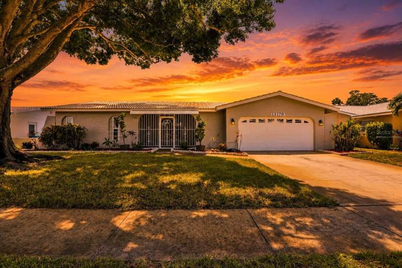 Holiday HighlandsHomes for Sale in Seminole, FL