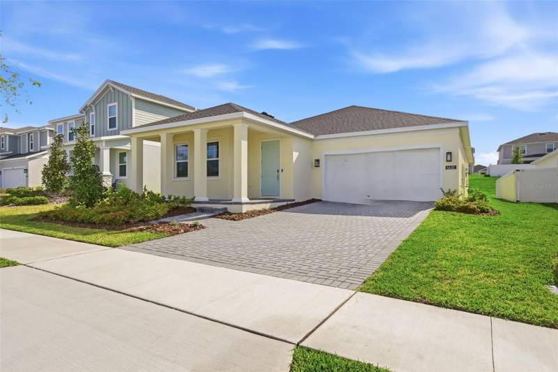 4632 LAUREL SITE LOOP home for sale in Oakview