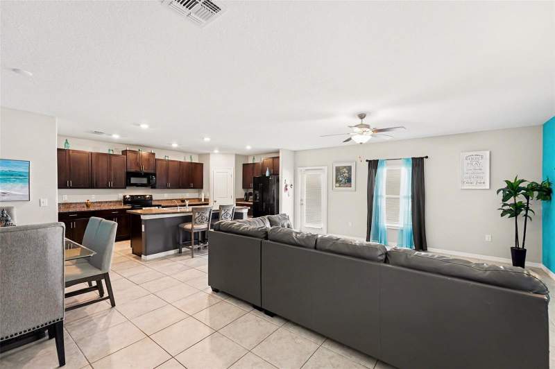 5 bedroom Single Family Residence at 882 Olive Conch Street, Shell Cove Ph 1, Ruskin — photo 4