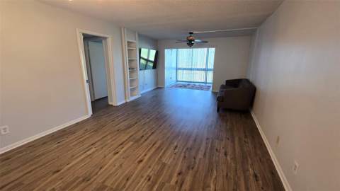 13626 Greenfield Drive #201, Tampa FL - photo 8 of 32